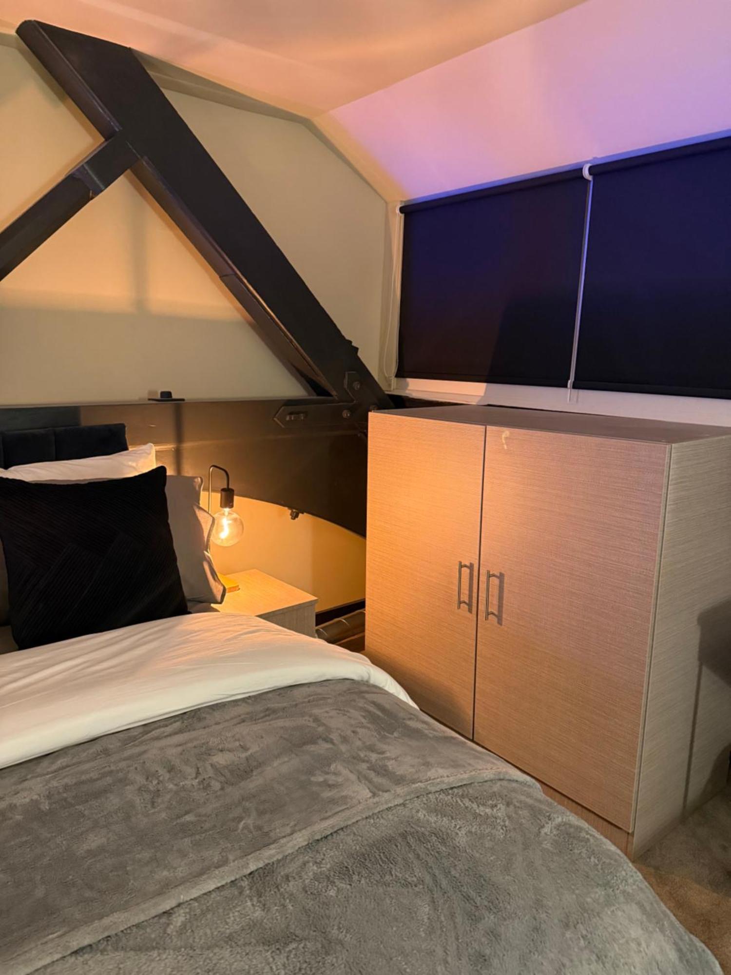 Cosy Mezzanine Apartment Leeds City Centre Exterior photo